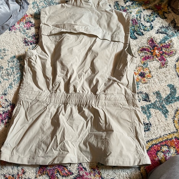 Eddie Bauer vest - Picture 2 of 4